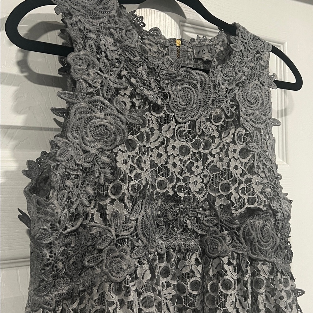 POL Gray Floral Lace Sleeveless Blouse NWT L - Picture 4 of 5